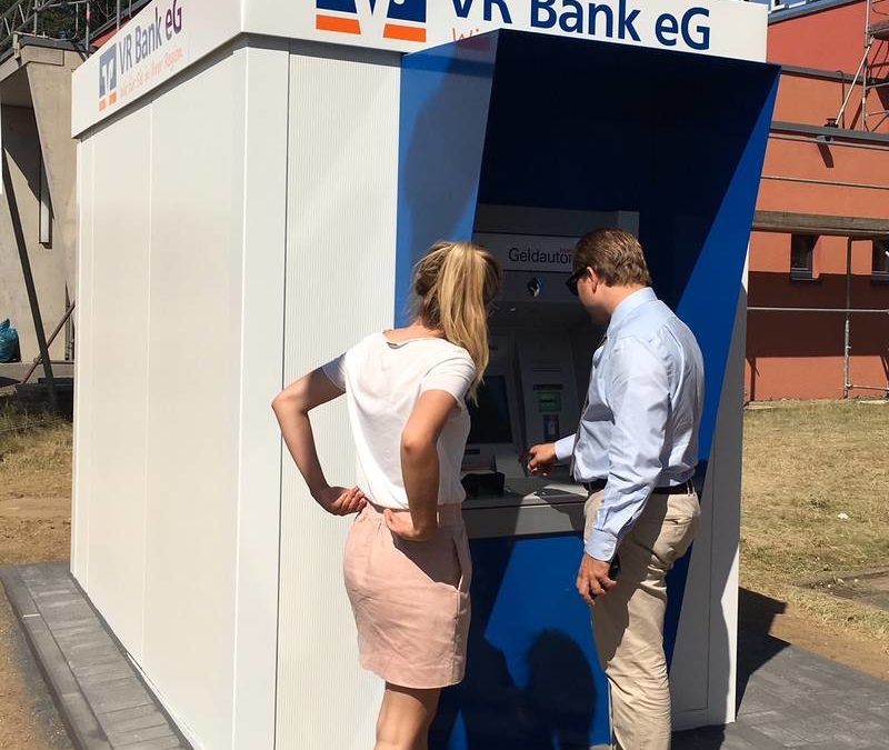 Neuer Geldautomat der VR Bank eG in Nettesheim