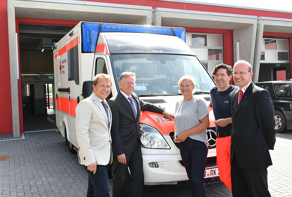 Bürgermeister Dr. Martin Mertens mit Heike Troles, MdL und Landrat Hans-Jürgen Petrauschke besuchen neue Rettungswache