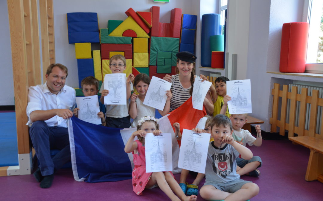 Französisch AG in der Kita „Sonnenhaus“ Mit Bewegungsliedern und Fangen – Spielen sich der französischen Sprache nähern