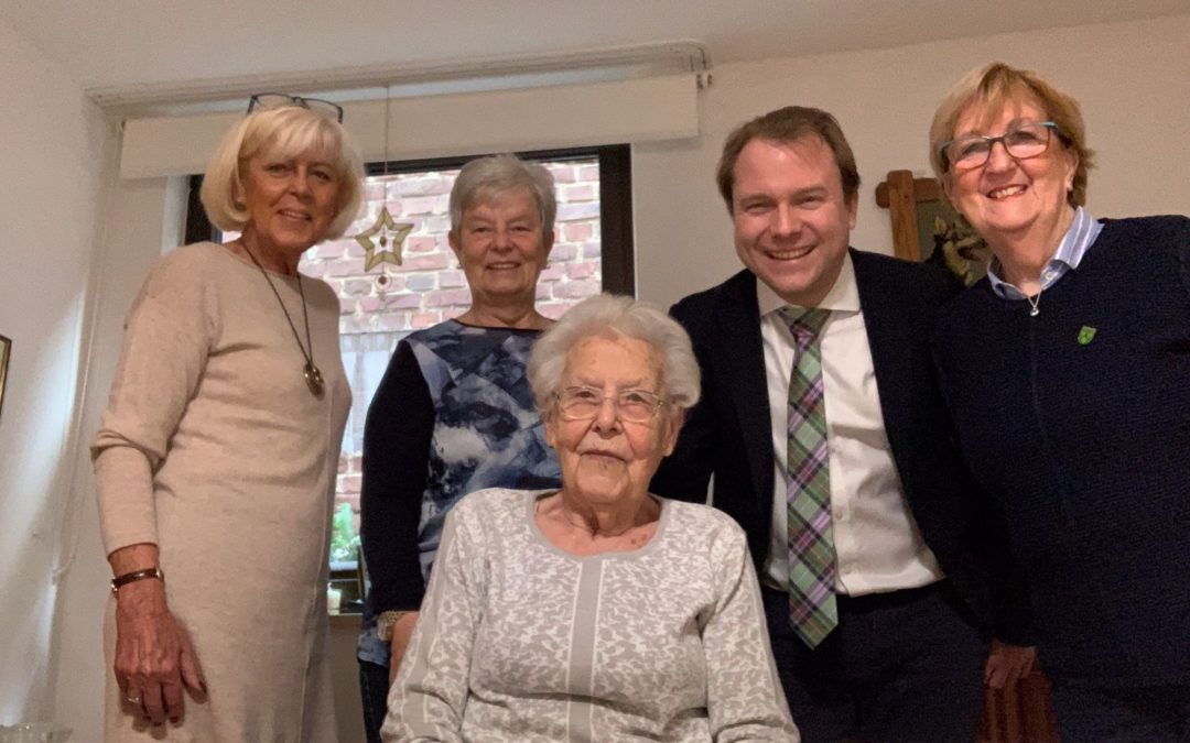 Bürgermeister Dr. Martin Mertens gratuliert zum 95. Geburtstag