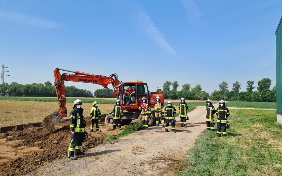 Feuerwehr rückt nach Anstel aus