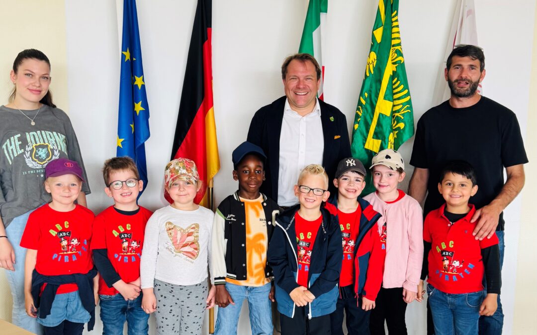 Vorschulkinder der Kleinen Weltentdecker machten Station im Rathaus