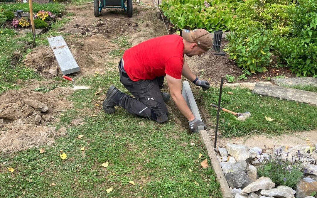 Gemeinde erneuert schrittweise Friedhofswege – Start war jetzt  in Hoeningen