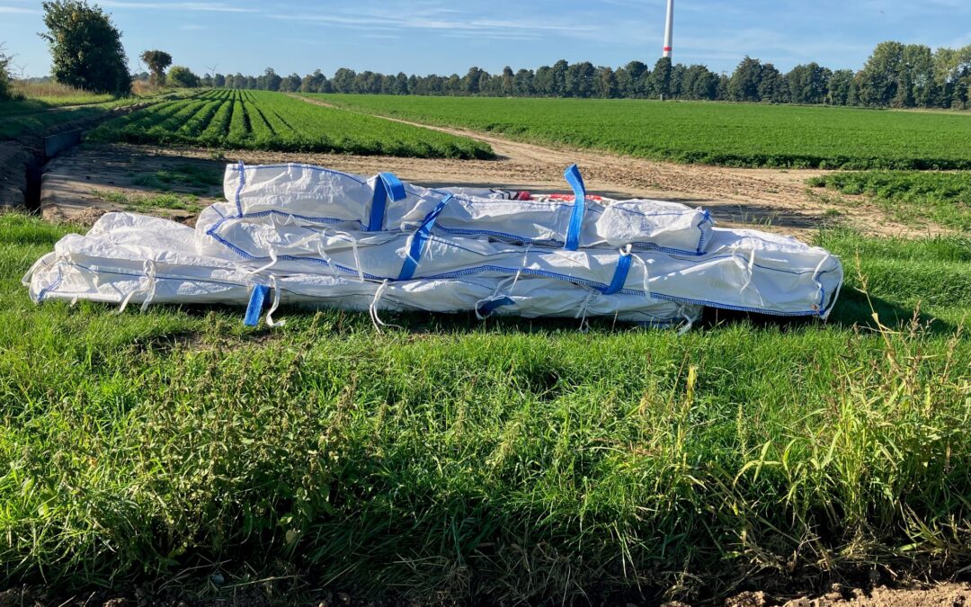 Eternit-Platten illegal auf Vanikumer Feld „entsorgt“