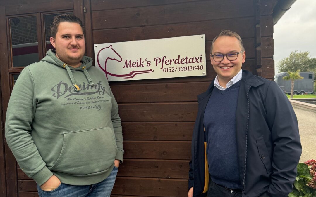 Wirtschaftsförderung besucht „Meik’s Pferdetaxi“ – Spezialist für stressfreie Pferdetransporte