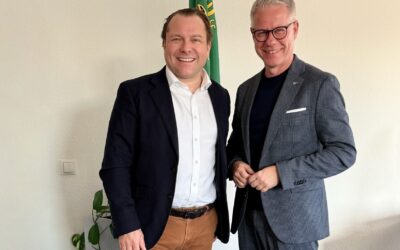 Dr. Martin Mertens im Austausch mit IHK-Hauptgeschäftsführer Jürgen Steinmetz