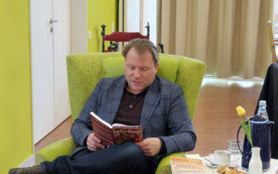 Bürgermeister Martin Mertens liest im Seniorenheim St. Elisabeth vor