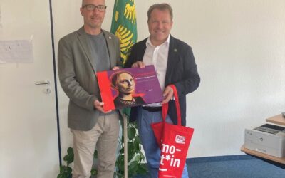 Bürgermeister Dr. Martin Mertens empfängt Michael Rosellen vom AWO- Bezirksverband Niederrhein im Rathaus