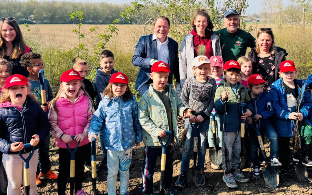 Ortsteilreport (3): Kinder pflanzen „Zukunfts-Bäume“